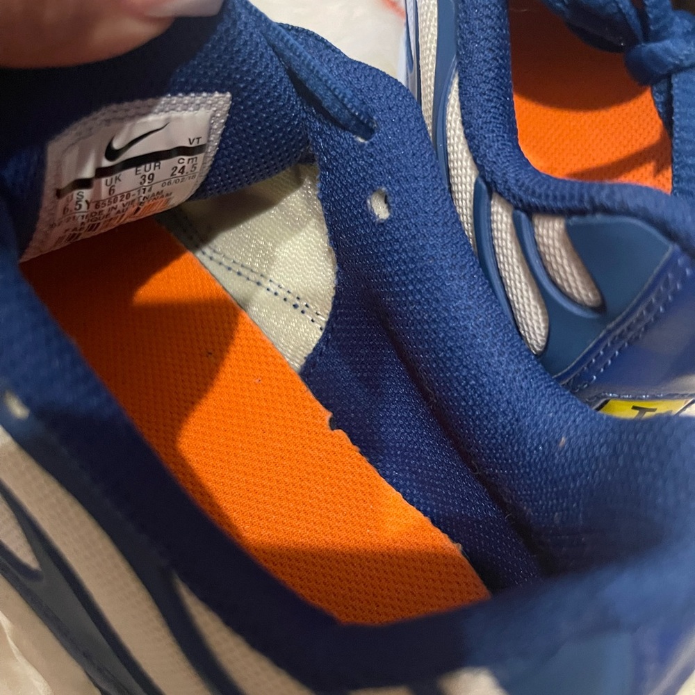 Air Max Plus - Picture 7 of 11